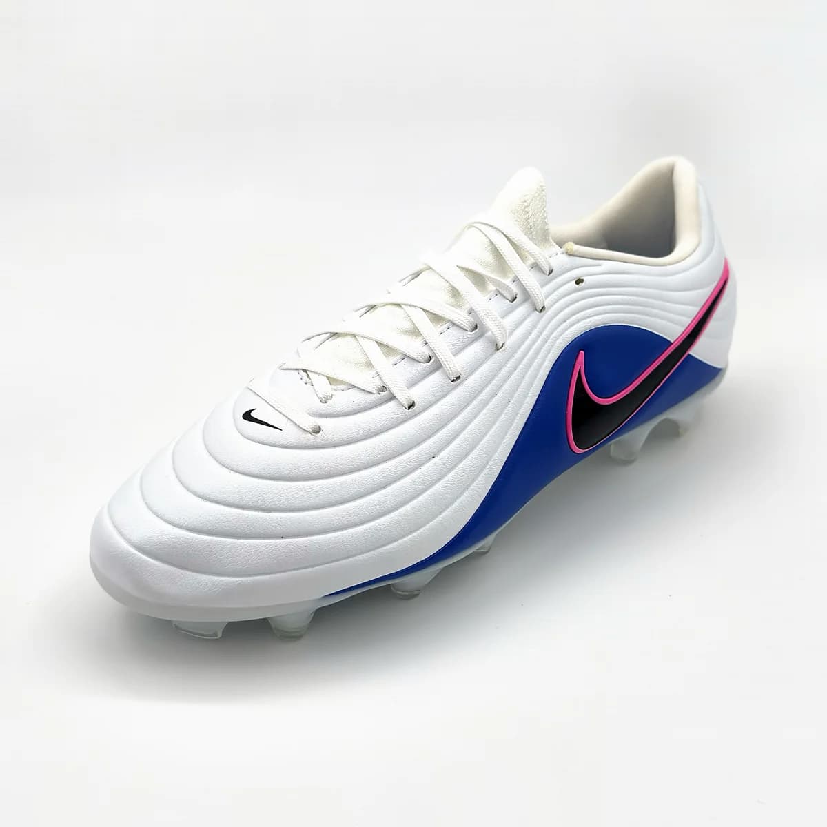 Botín Nike Tiempo Maestro Fútbol 11 — foto 1 de 3