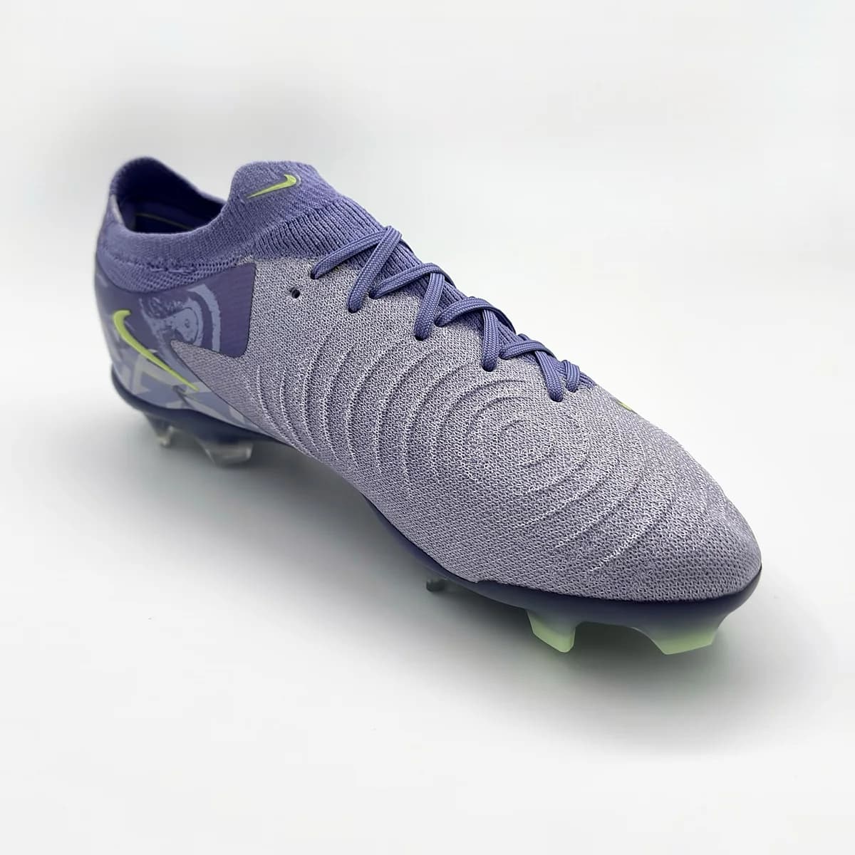 Botín Nike Phantom Fútbol 11 — foto 2 de 3