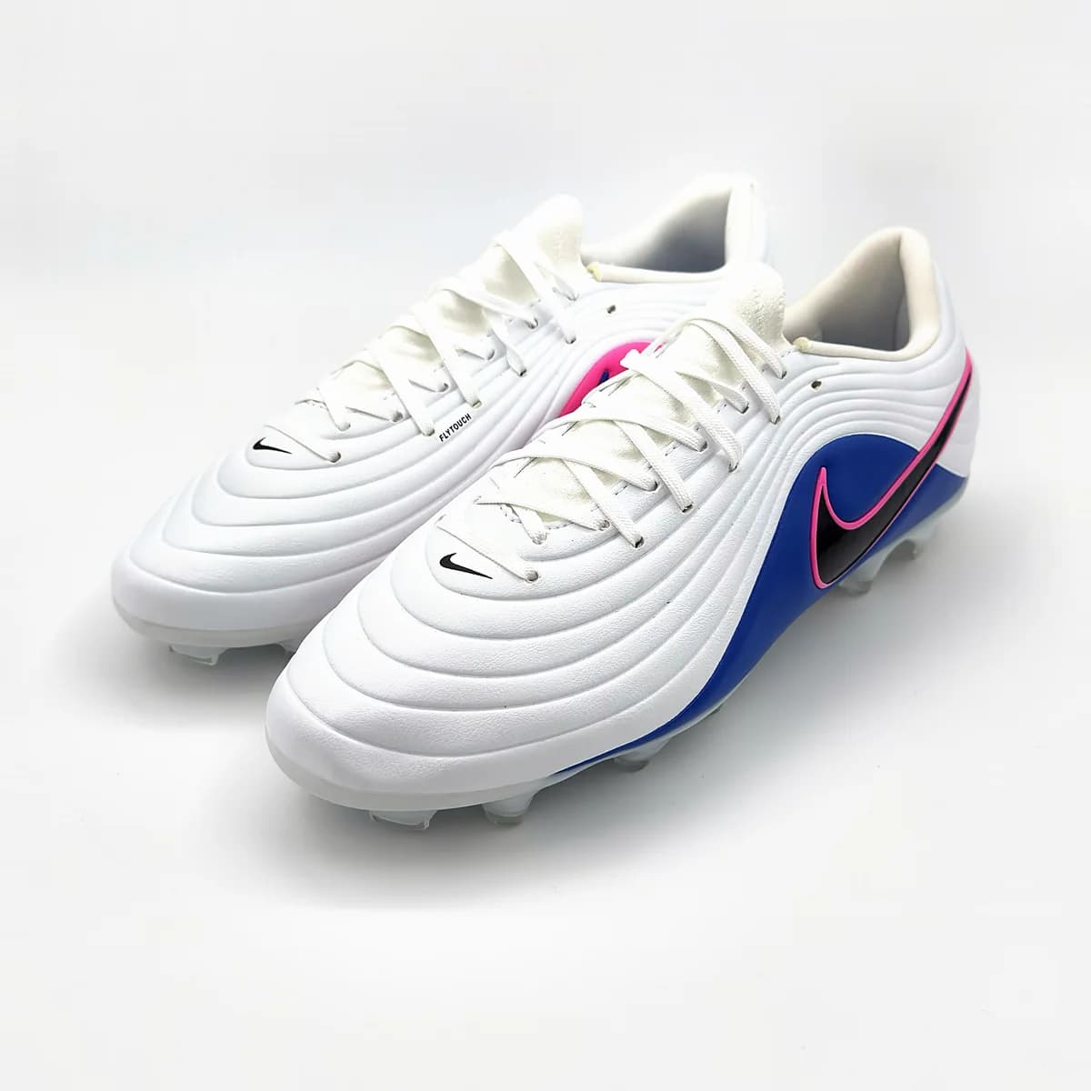 Botín Nike Tiempo Maestro Fútbol 11 — foto 3 de 3