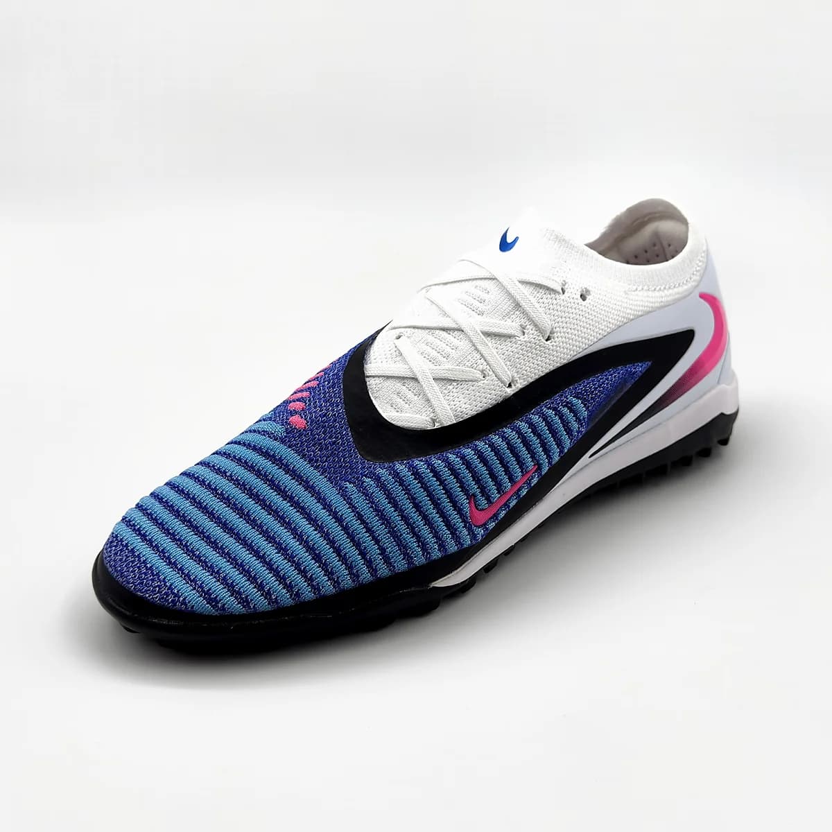 Botín Nike Phantom GX III Fútbol 5 — foto 1 de 3